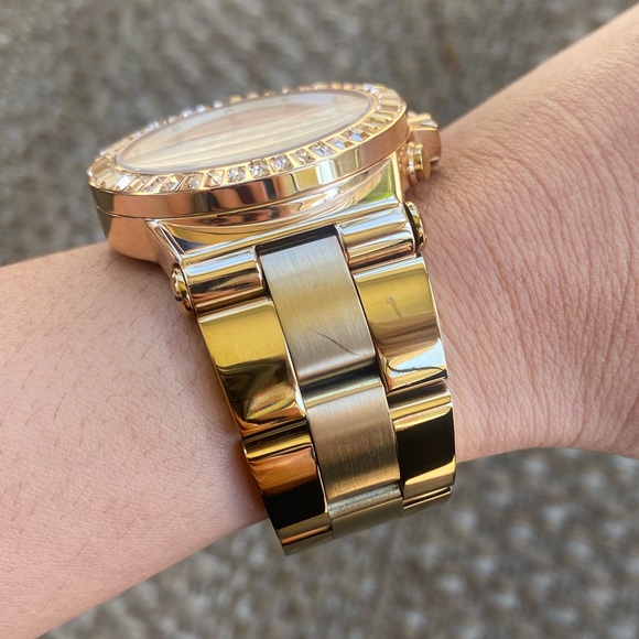 COPY - Rose gold Michael Kors watch - Picture 2 of 8